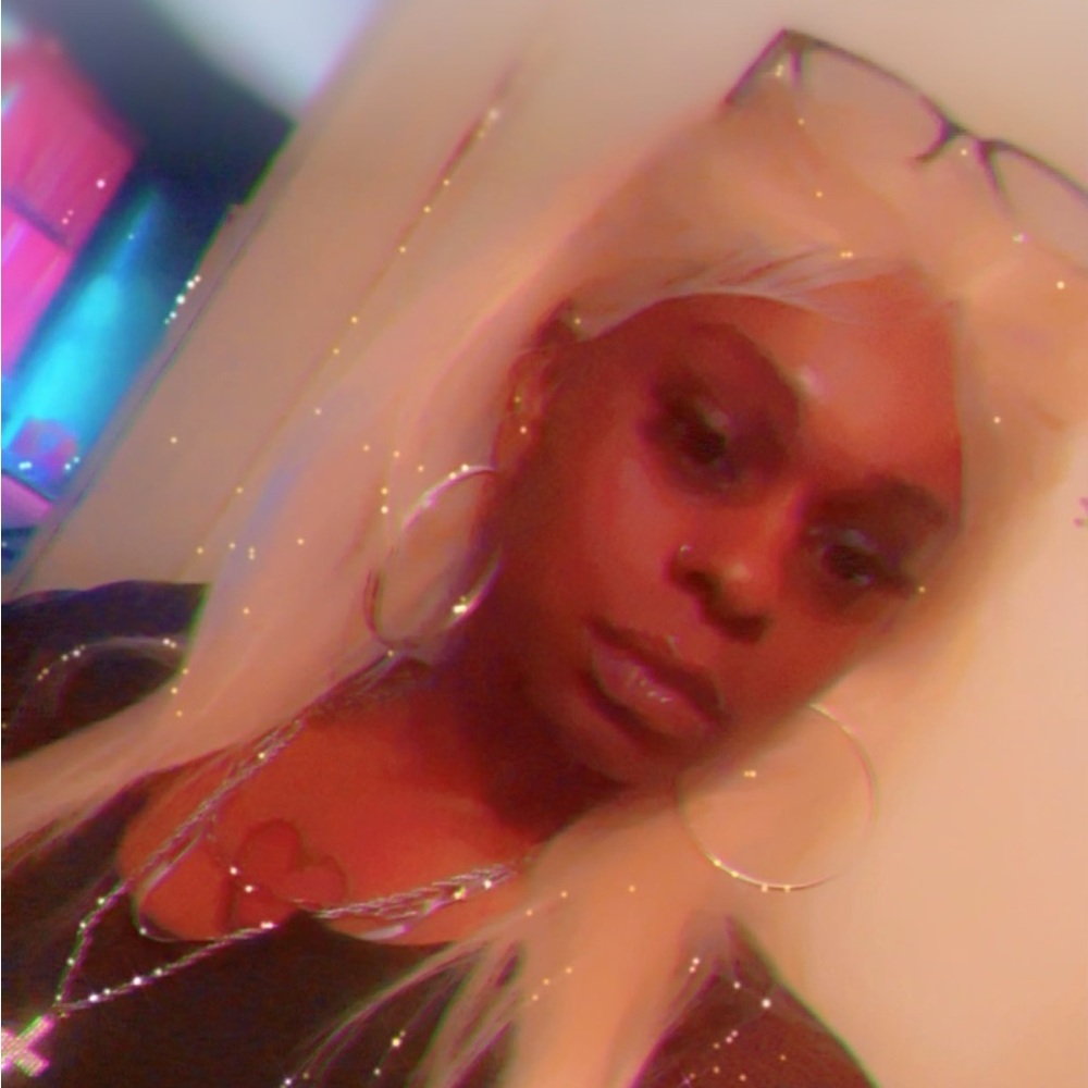 Meet your Posher, Radesha